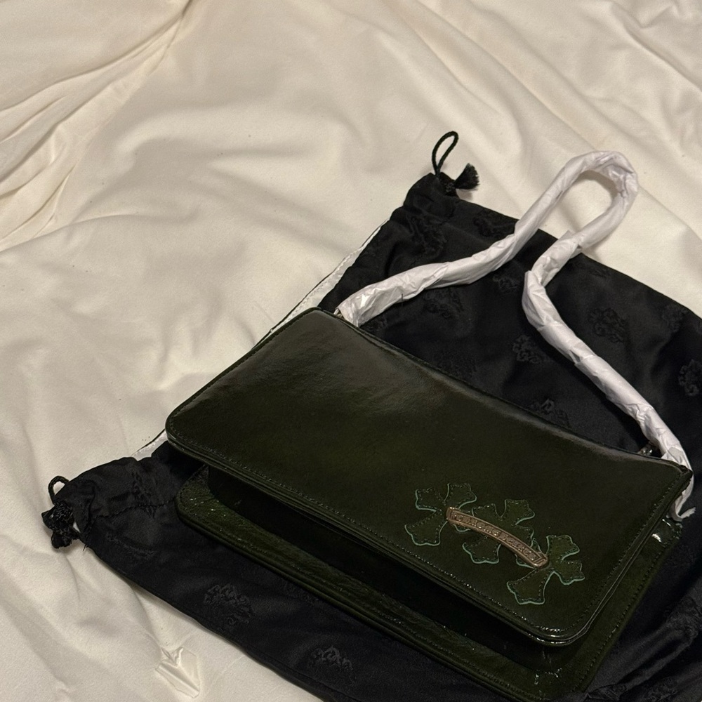 Green Leather Handbag with Leaf Design